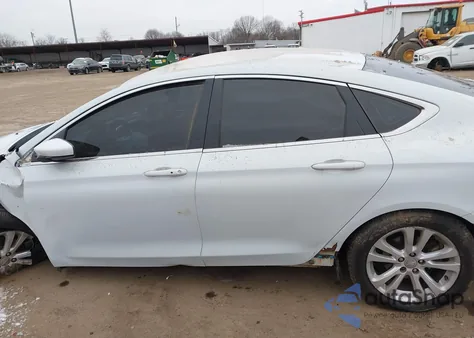 2015 Chrysler 200 Limited z USA, uszkodzony, nr VIN 1C3CCCAB7FN710065